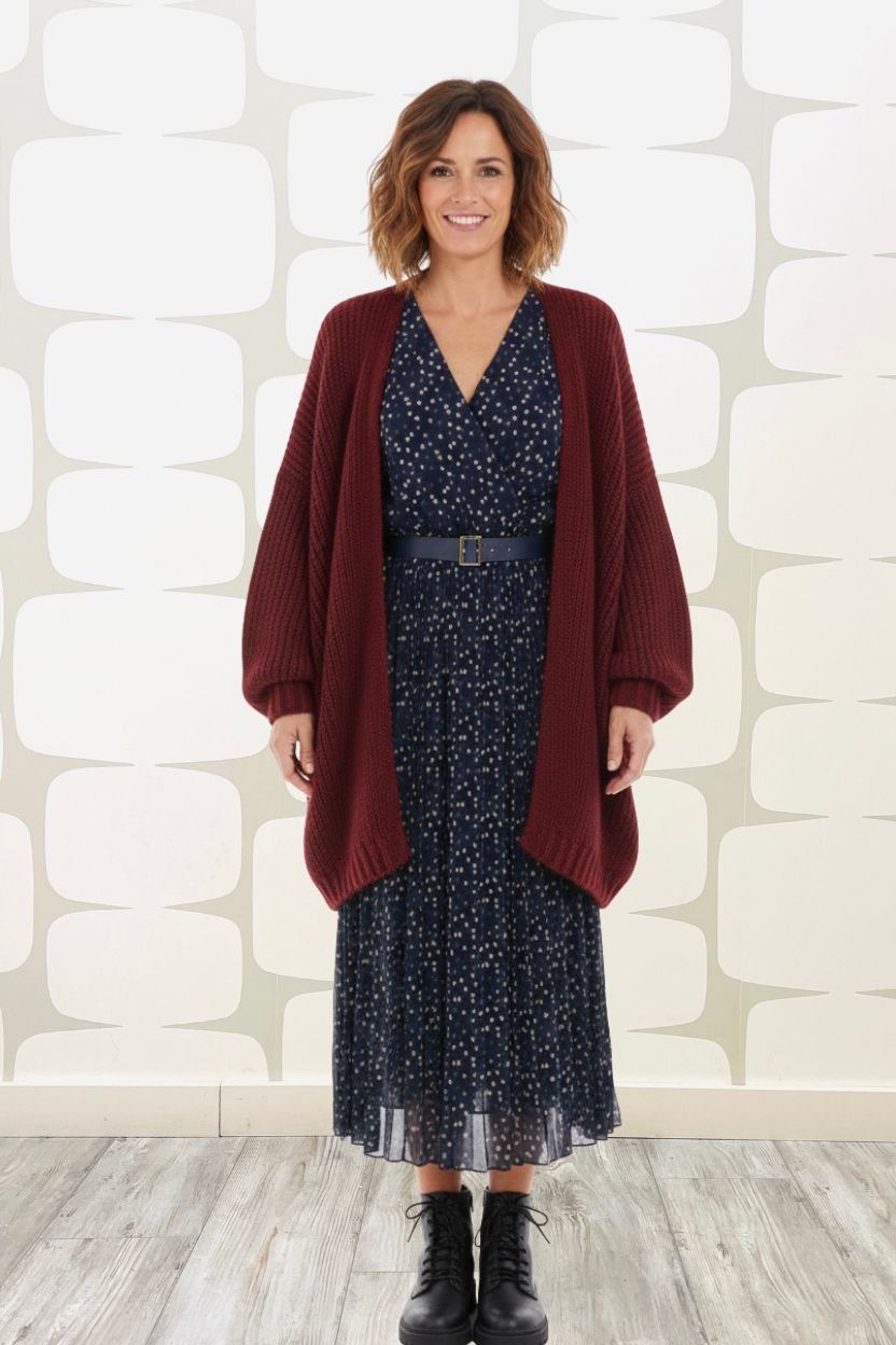 outfit con Abito Lundgren  e Cardigan Gertrude marrone