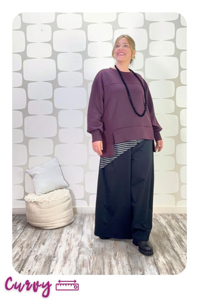 OUTFIT CURVY con Maglia Desdemona vino, canotta telly a righe sartoriale bianco e nero, pantalone Palace Karlsson sartoriale nero