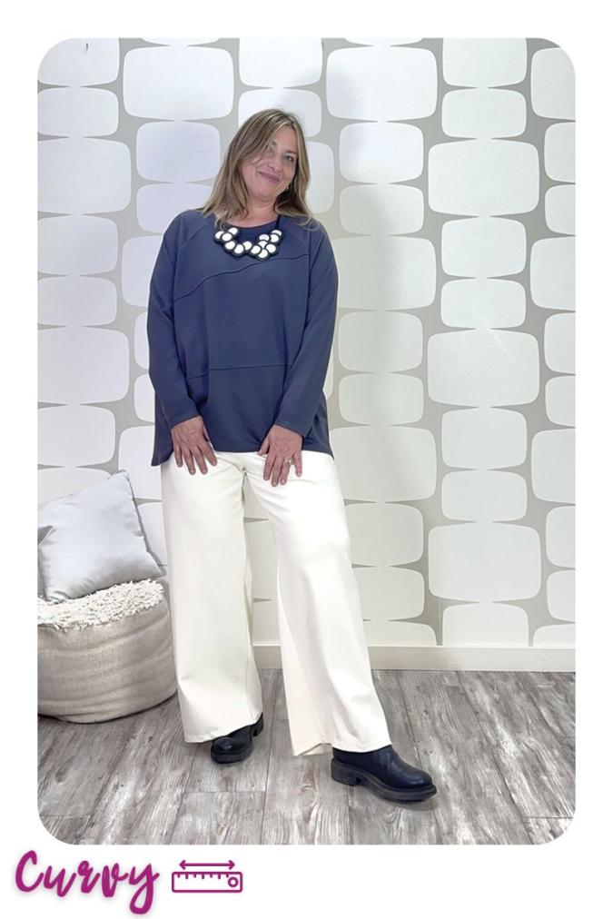 OUTFIT CURVY con Maglia Juliet grigia, Pantalone Monaco sartoriale panna - fabbrica di giuggiole