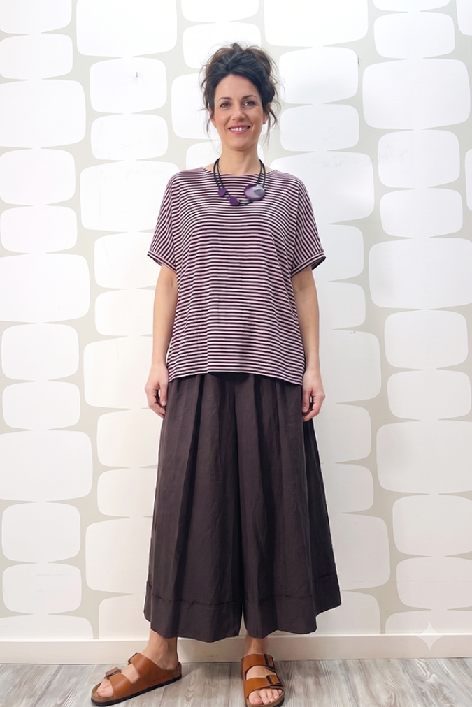 OUTFIT Maglia Leda a righine rosa e Pantalone Adele moro