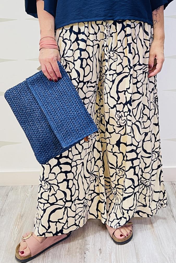 outfit con Pantalone Anais panna e blu