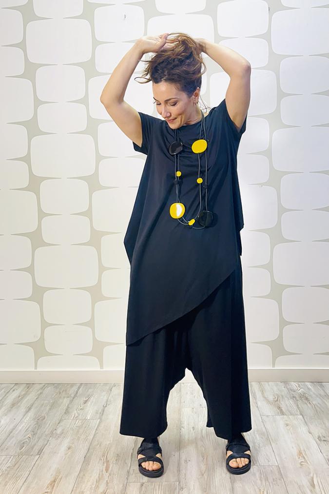 outfit con abito hart nero e Pantalone bentley nero
