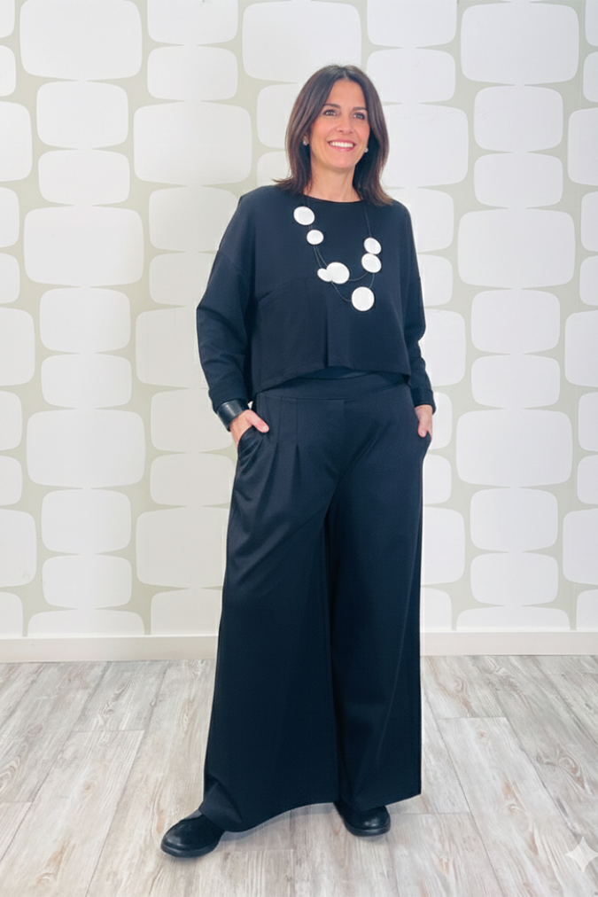 outfit con Maglia Basil nera e Pantalone Bernard nero