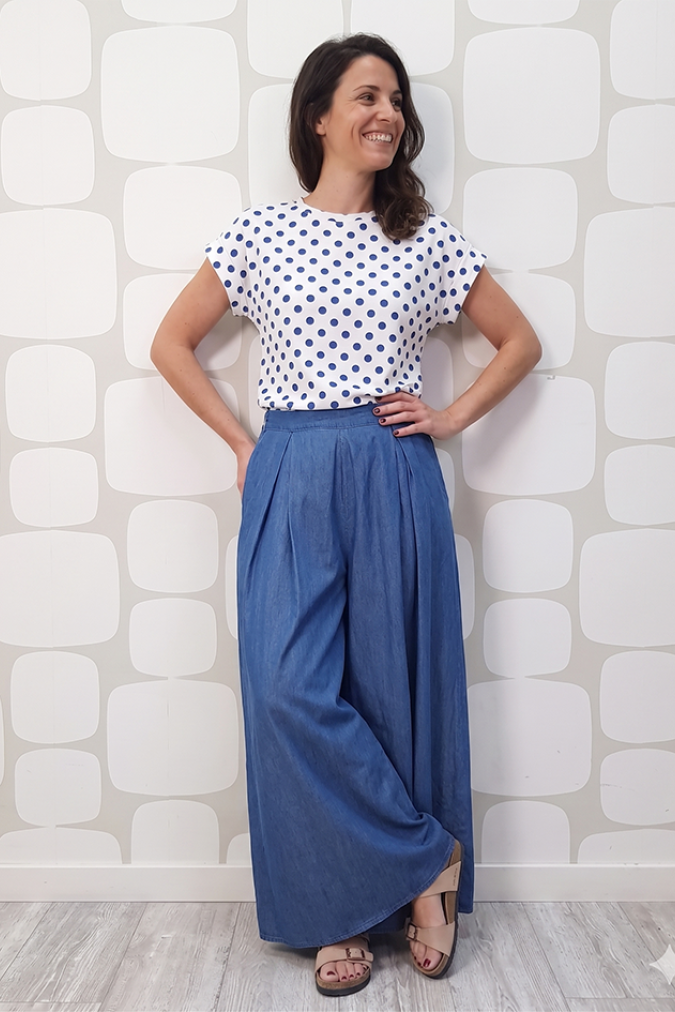 outfit T-shirt Blanche a pois blu e Jeans Elodie