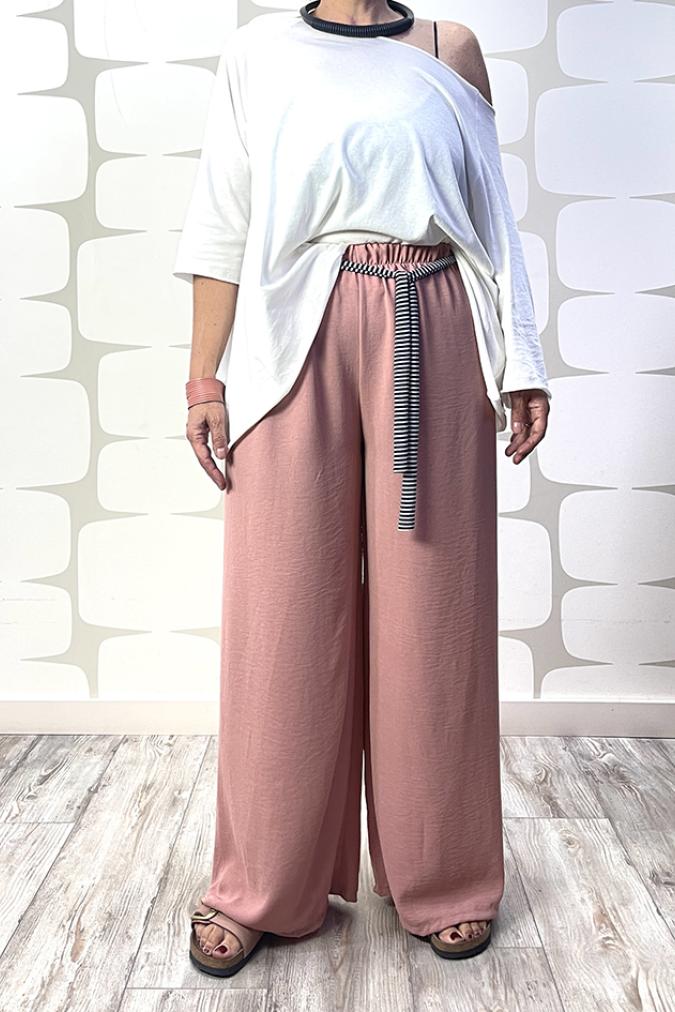  OUTFIT con Maglia Sophie sartoriale bianca e Pantalone Bogotà rosa