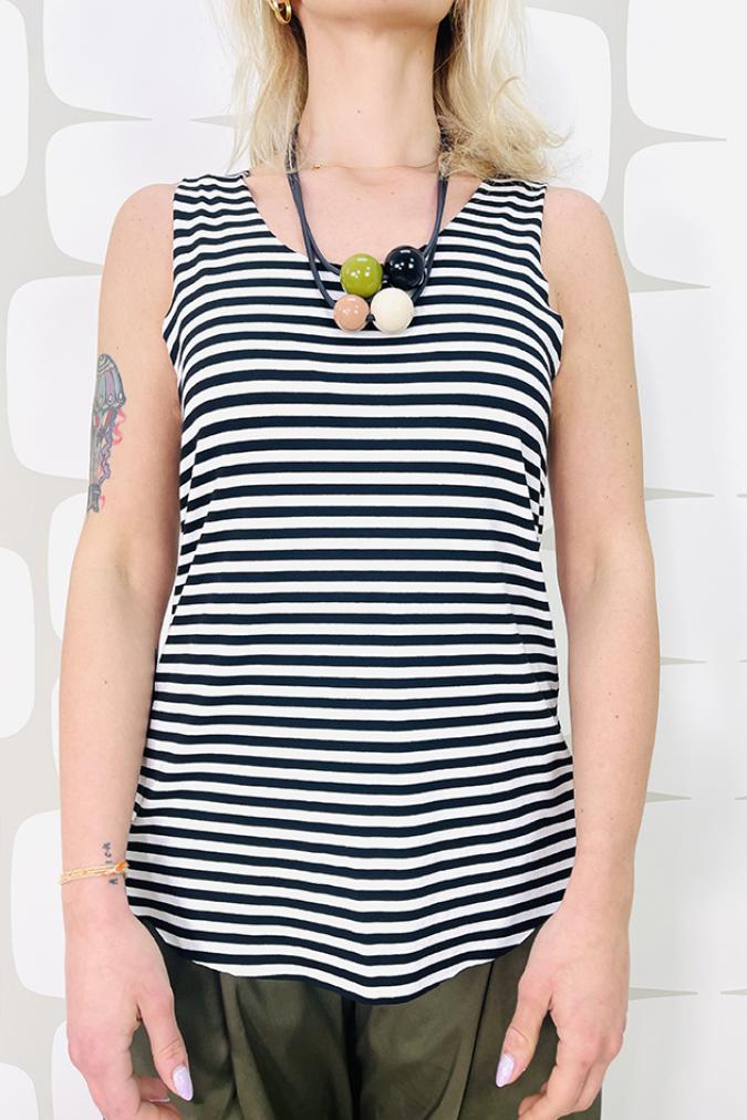 canotta a righe dalla linea svasata