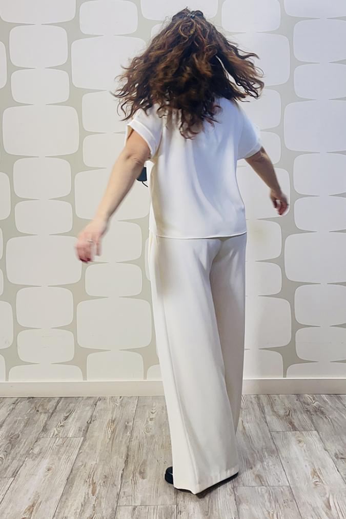 outfit con Maglia Perkins bianca e Pantalone Carmichael bianco