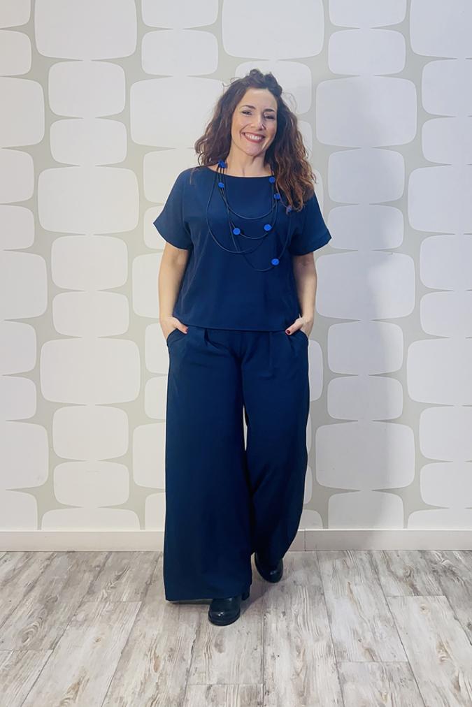 outfit con Maglia Perkins blu e Pantalone Carmichael blu