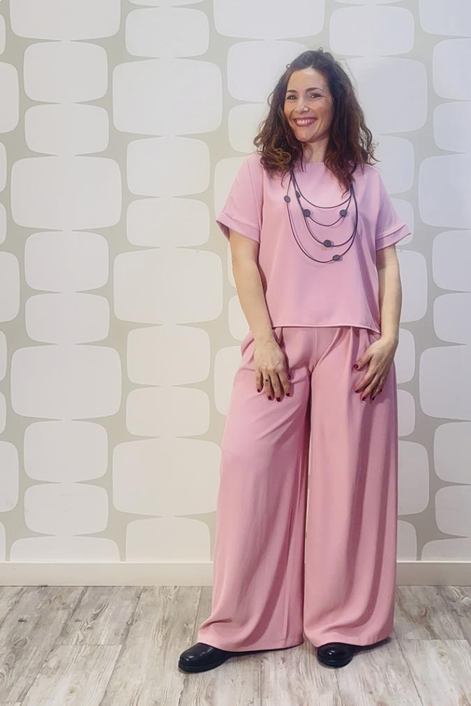 outfit con Maglia Perkins rosa e Pantalone Carmichael rosa