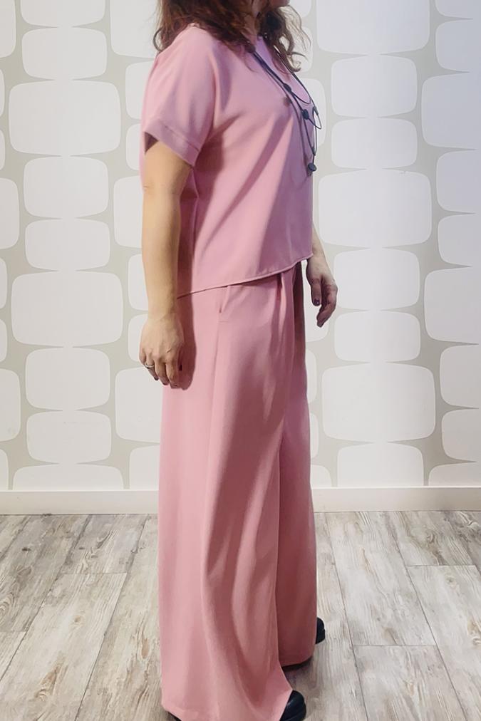 outfit con Maglia Perkins rosa e Pantalone Carmichael rosa