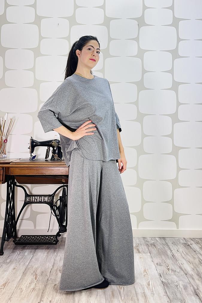 OUTFIT con Tuta Elysuite sartoriale grigia, Maglia Sense Summer sartoriale grigia