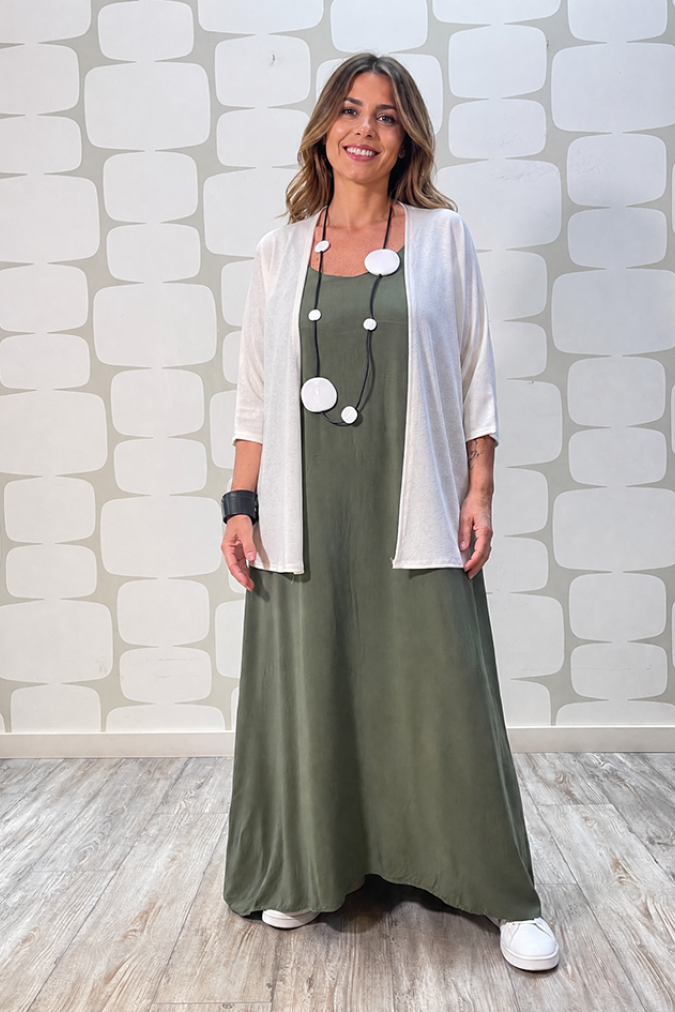 outfit con Cardigan Trilla bianco e Abito Finnie verde