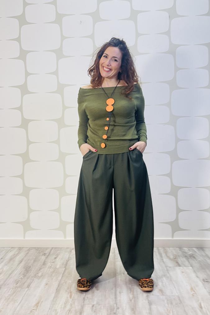 outfit con Maglia Irving verde e Pantalone Geller verde