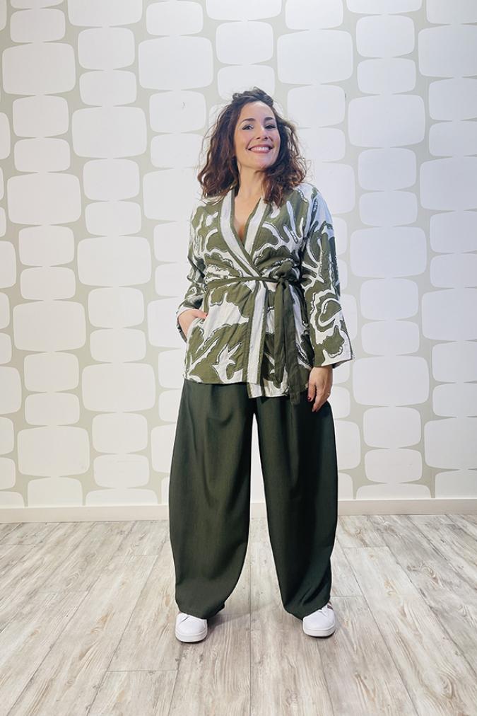 outfit Giacca Rachel verde e Pantalone Geller verde