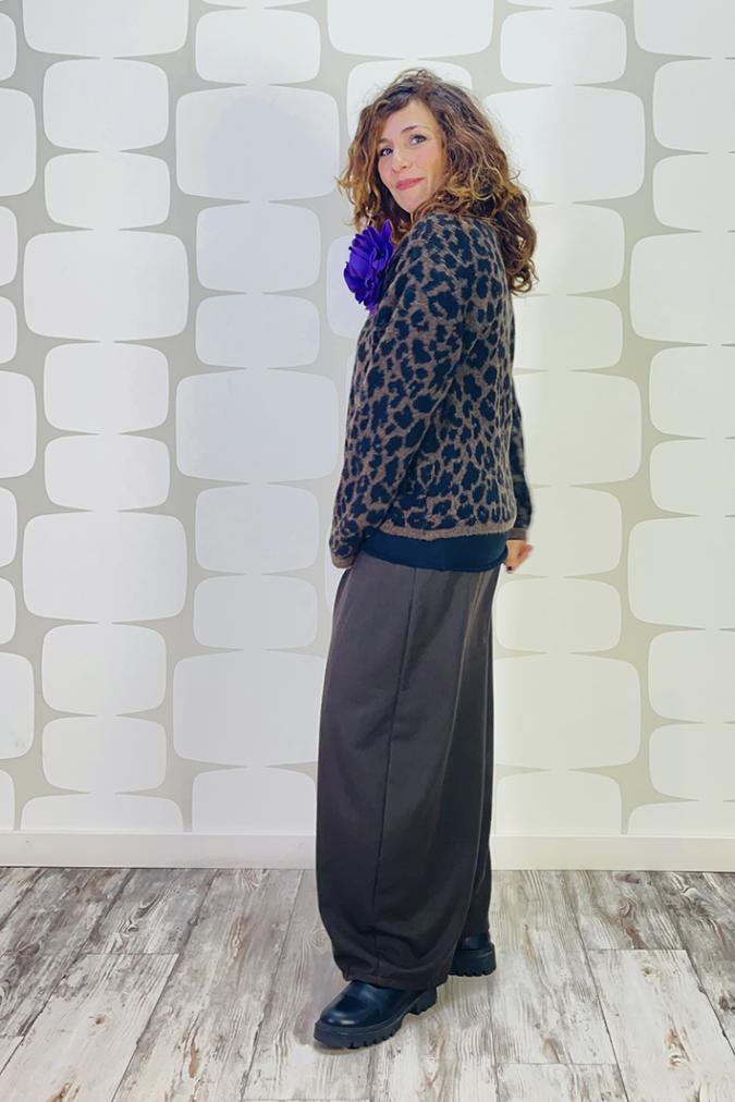 outfit con Maglia Puck maculata marrone, Pantalone Goneril marrone - fabbrica di giuggiole