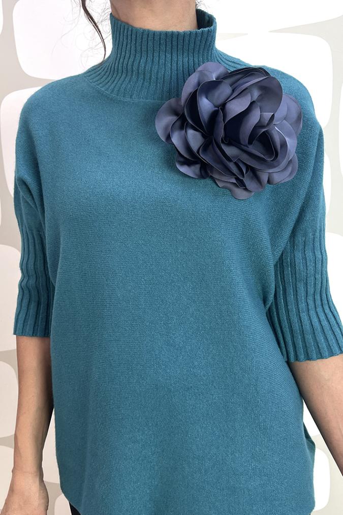 spilla hana a forma di fiore in stoffa color grigio fabbrica di giuggiole