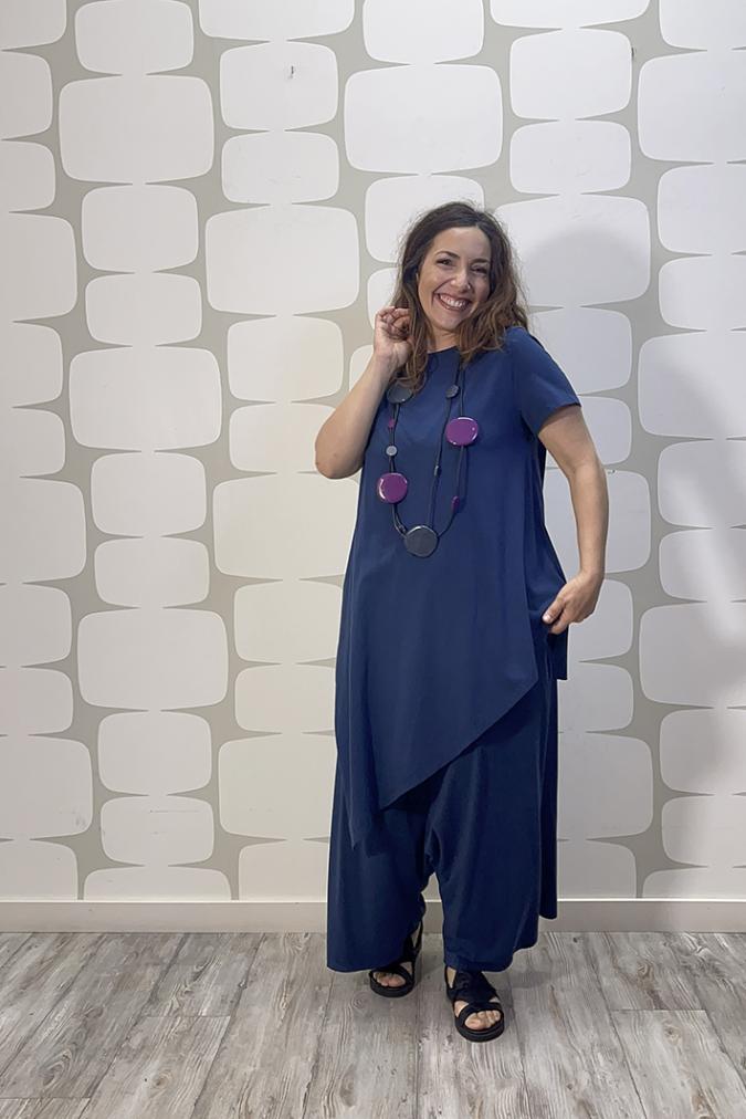 outfit con abito hart blu e Pantalone bentley blu