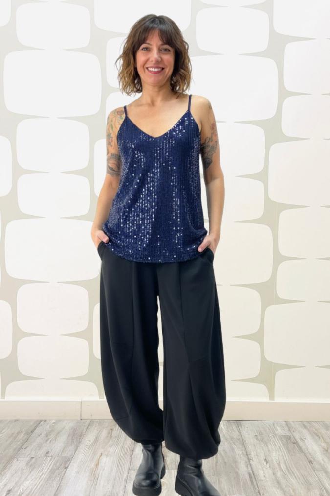 outfit con Canotta Jamie paillettata blu, Pantalone Hedstrom nero