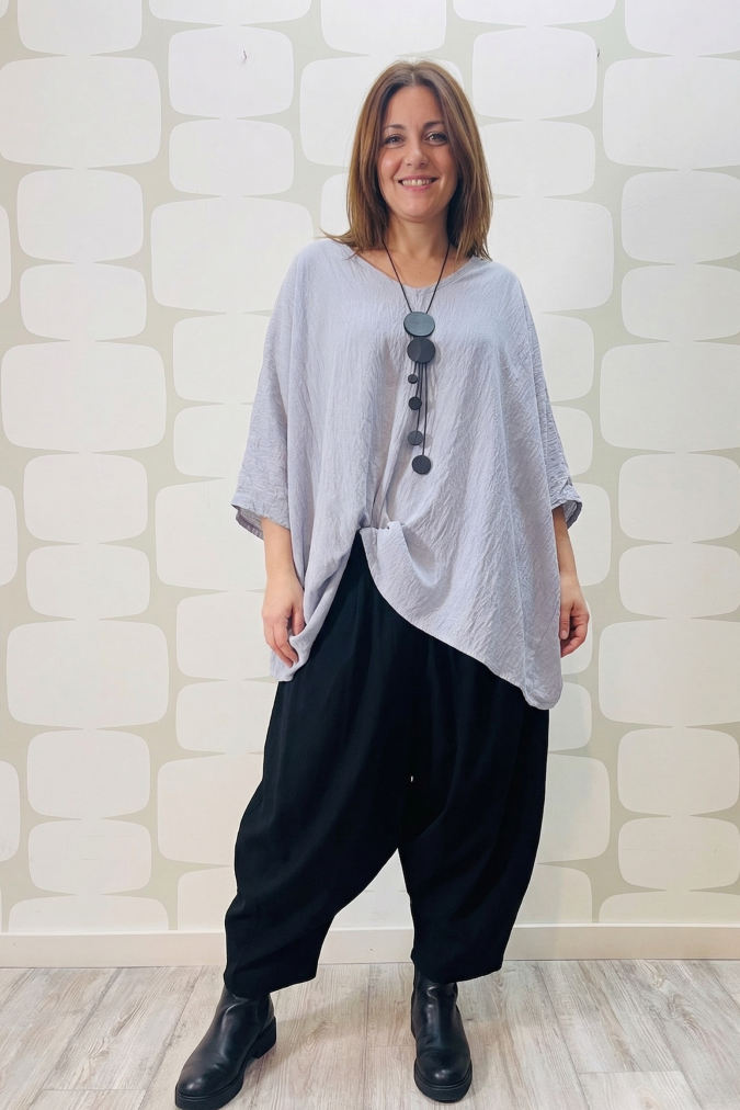 outfit curvy Maglia Wheeler grigio e Pantalone Hopper nero