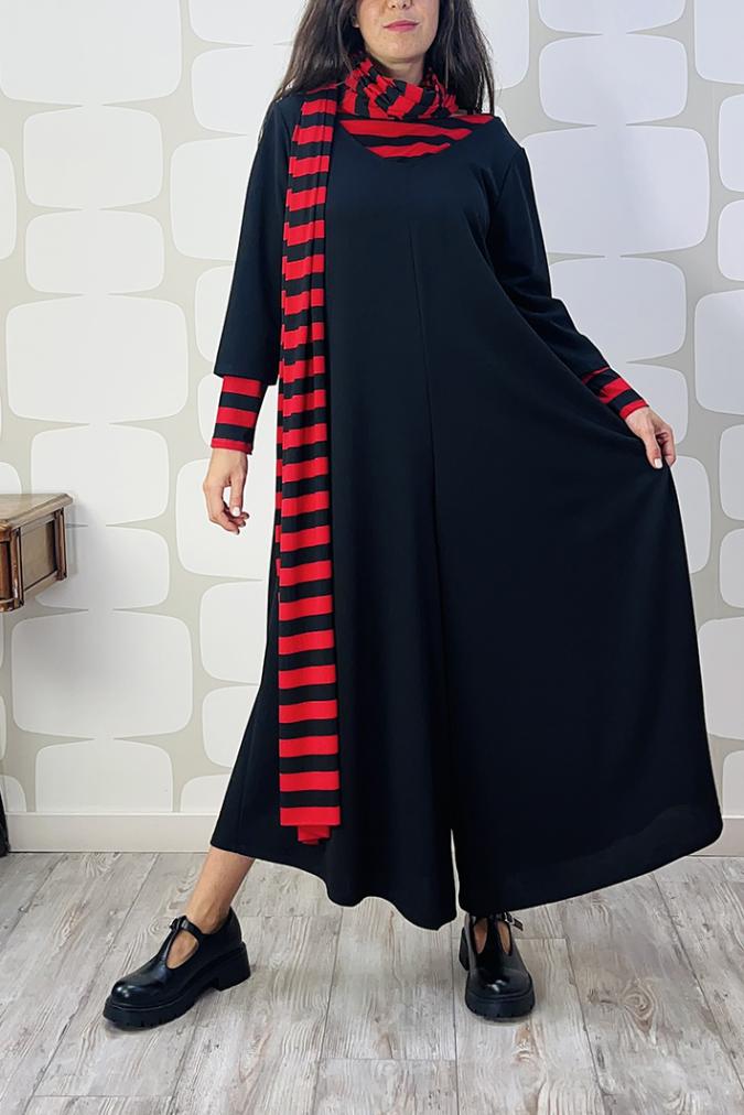 OUTFIT sartoriale Tuta Istanbul in crepe sartoriale nera, Sciarpone Stripes rosso nero sartoriale
