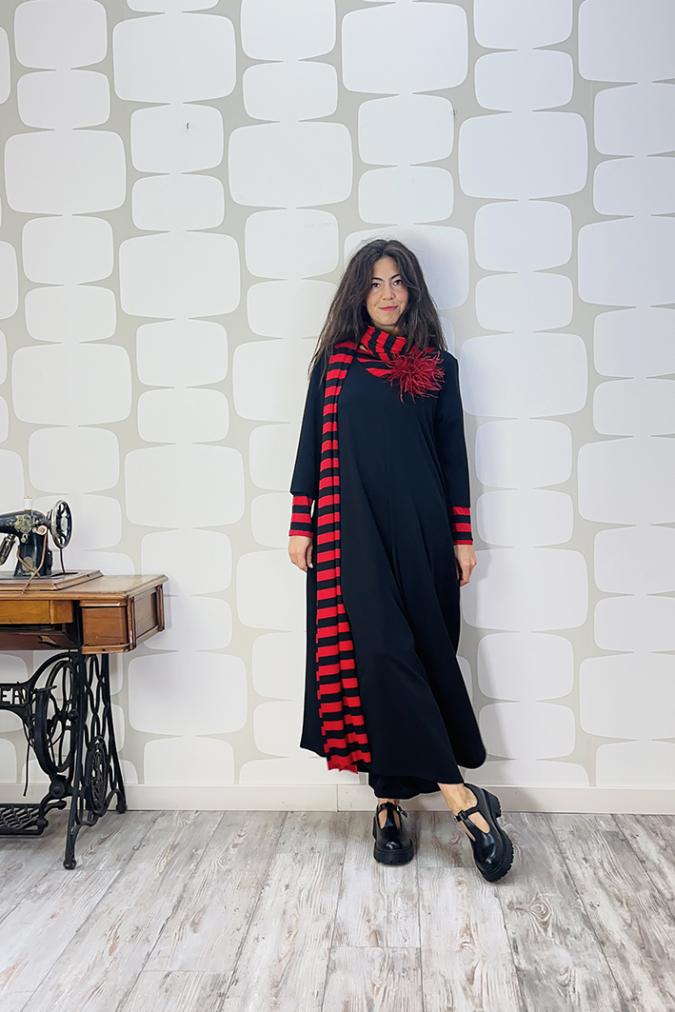 OUTFIT sartoriale Tuta Istanbul in crepe sartoriale nera, Sciarpone Stripes rosso nero sartoriale