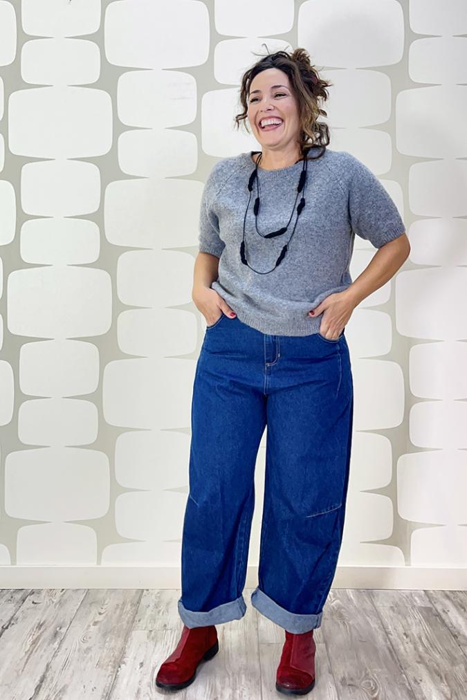 outfit con Maglia Koleman grigia e Jeans Noland