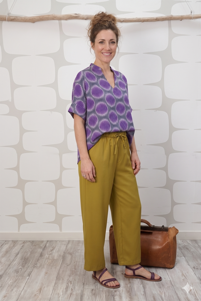 outfit con Maglia Hexagon sartoriale e Pantalone Larry verde olio