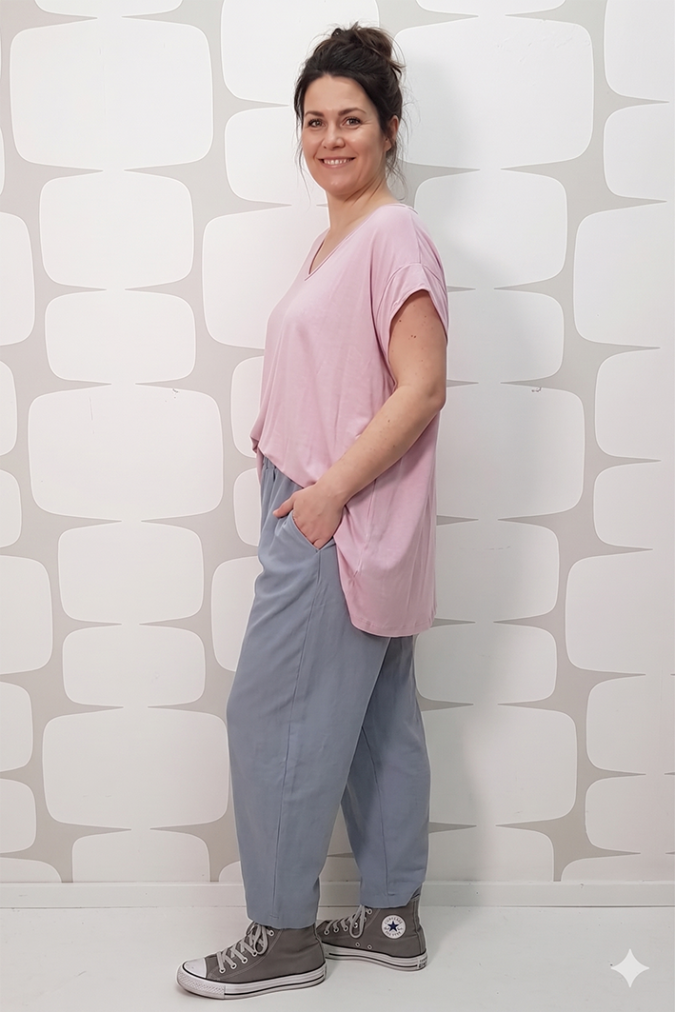 outfit curvy con Maglia Loretta rosa e Pantalone Howard grigio