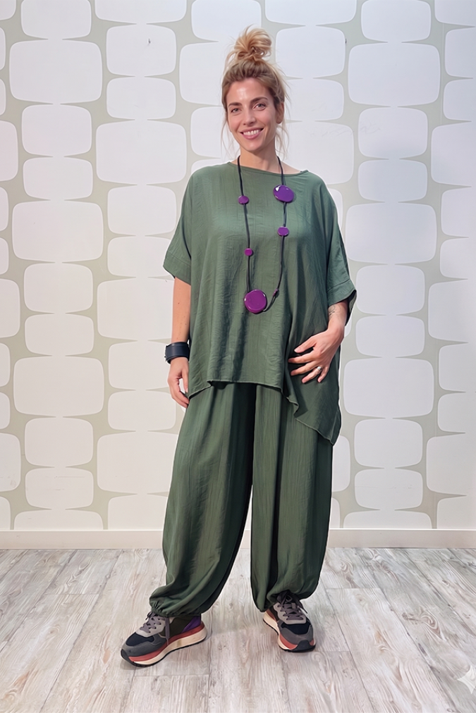 outfit Blusa Mace verde e Pantalone Yoda verde