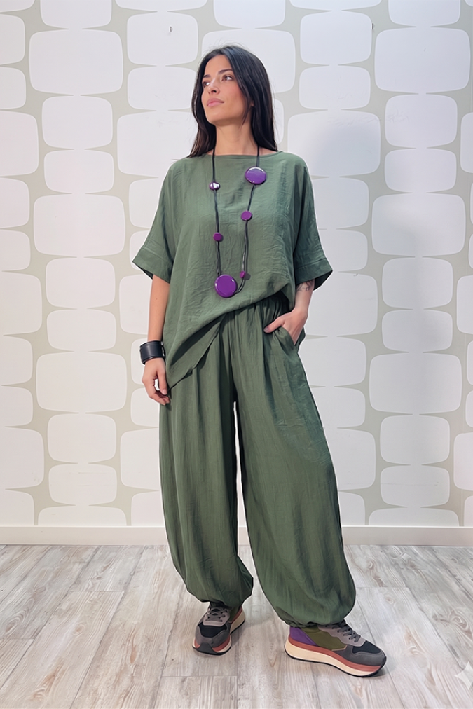 outfit Blusa Mace verde e Pantalone Yoda verde