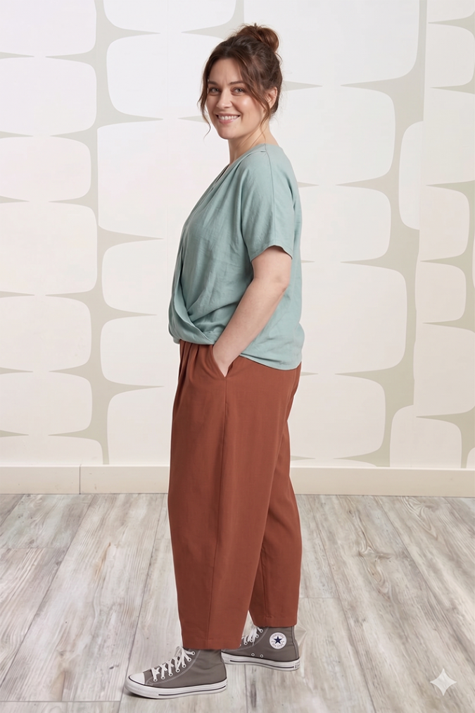 outfit curvy con Blusa Marion turchese e Pantalone Howard cioccolato