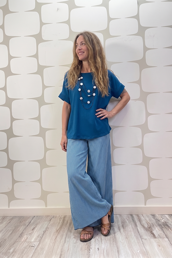 outfit con Maglia Mango sartoriale petrolio e Pantalone Maya a righe petrolio