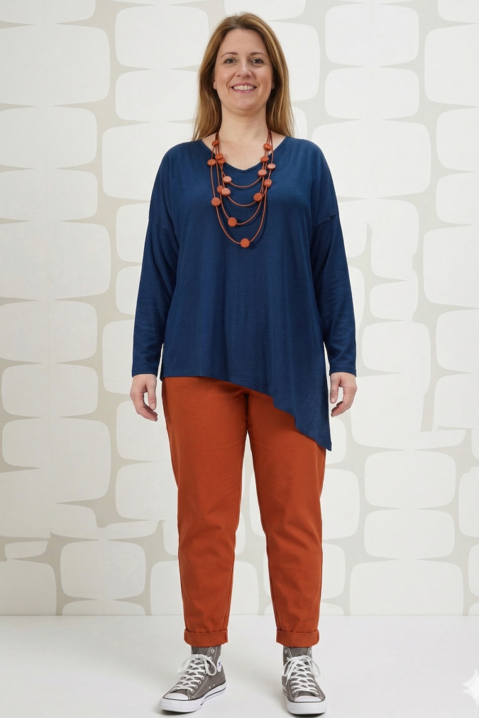 outfit curvy con Maglia Turnbow blu e Pantalone Munson coccio