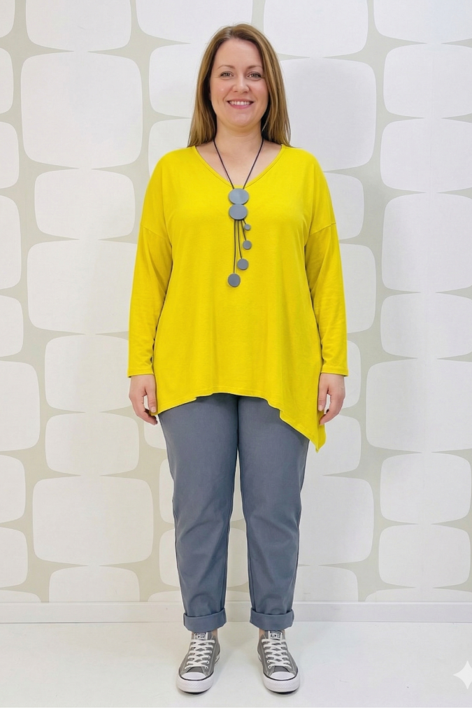 outfit curvy con Maglia Turnbow gialla e Pantalone Munson grigio