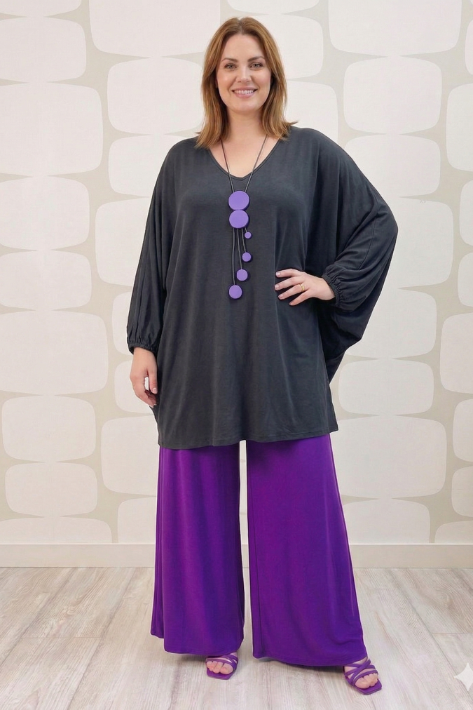 outfit curvy Maglia Murray nera e Pantalone Holland viola
