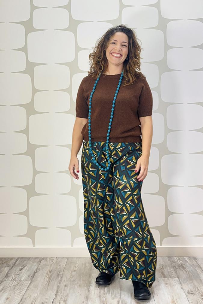 outfit con Maglia Koleman marrone e Pantalone Mursten sartoriale a fantasia