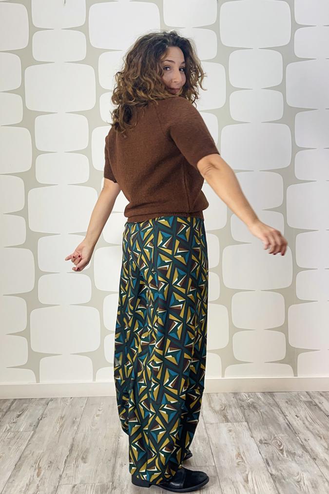 outfit con Maglia Koleman marrone e Pantalone Mursten sartoriale a fantasia