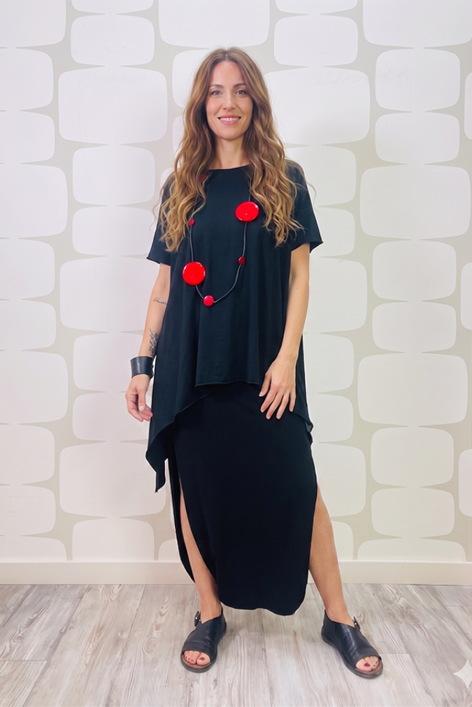 outfit con Maglia Pam nera e Pantagonna Jupe hug sartoriale nera
