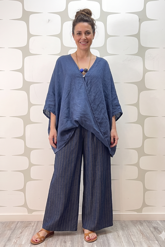 outfit con Blusa Solene blu e Jeans Elia