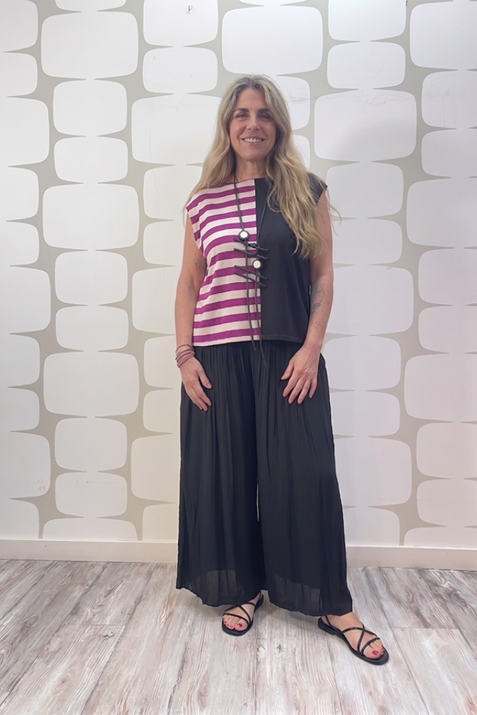 outfit con Maglia Micro Mix sartoriale e Pantalone Veda nero