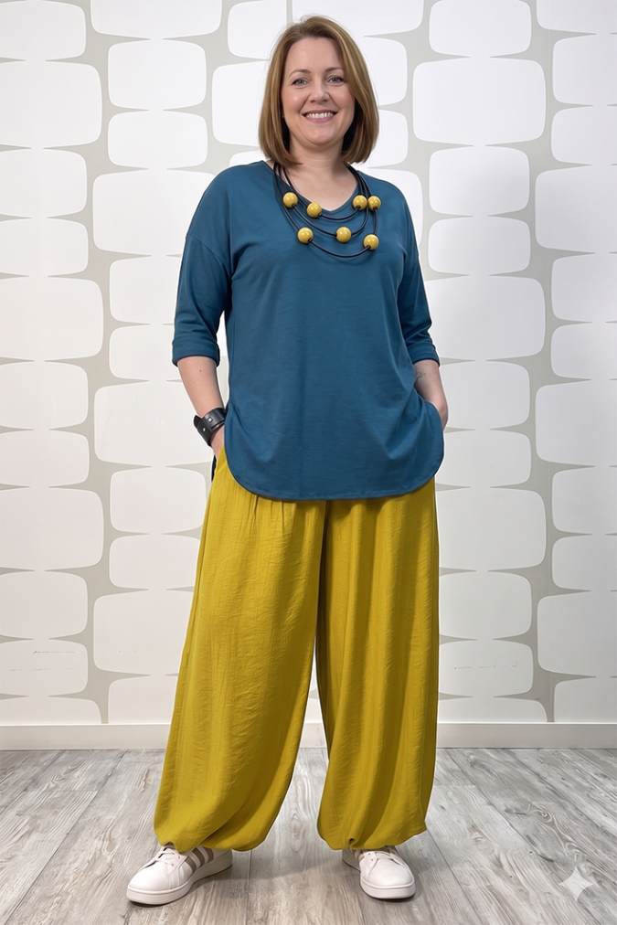 outfit con Maglia Allen petrolio e Pantalone Yoda senape