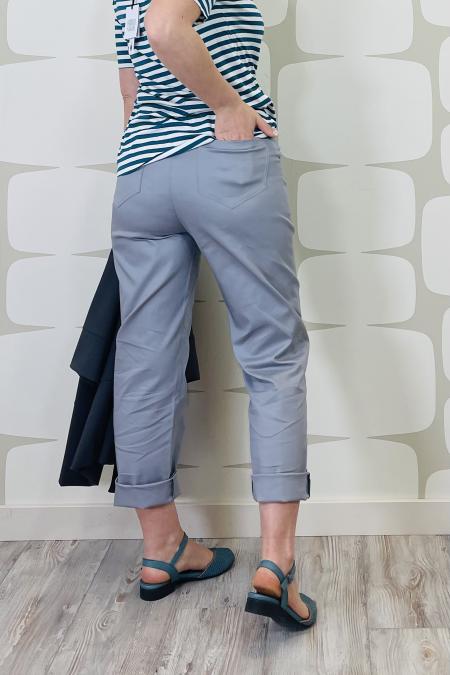 Pantalone in cotone dalla linea dritta