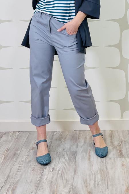 Pantalone in cotone dalla linea dritta
