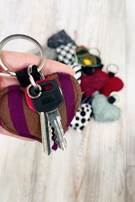 Portachiavi a forma di cuore imbottito