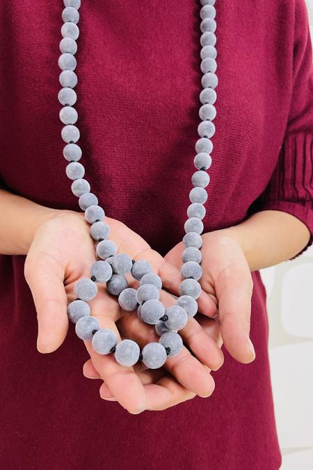 collana velour in velluto grigio fabbrica di giuggiole abbigliamento roma
